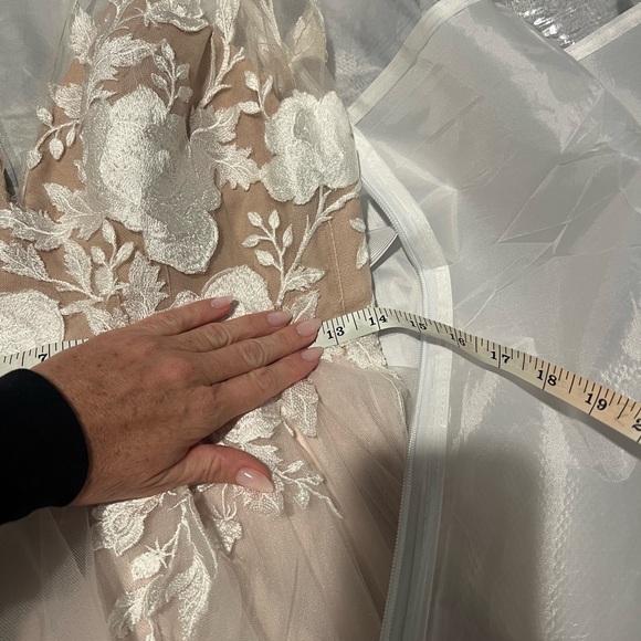 Bhldn Valera sample gown - Picture 11 of 16